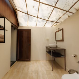 Huts Bathroom 1