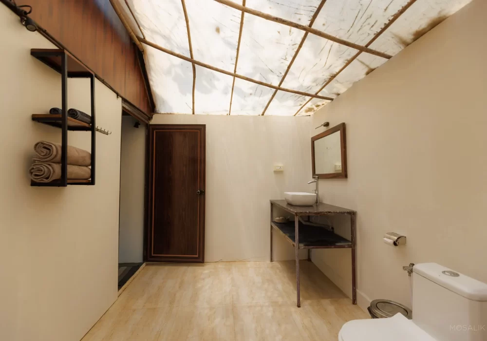 Huts Bathroom 1