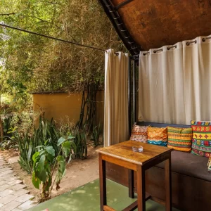 Huts garden 4