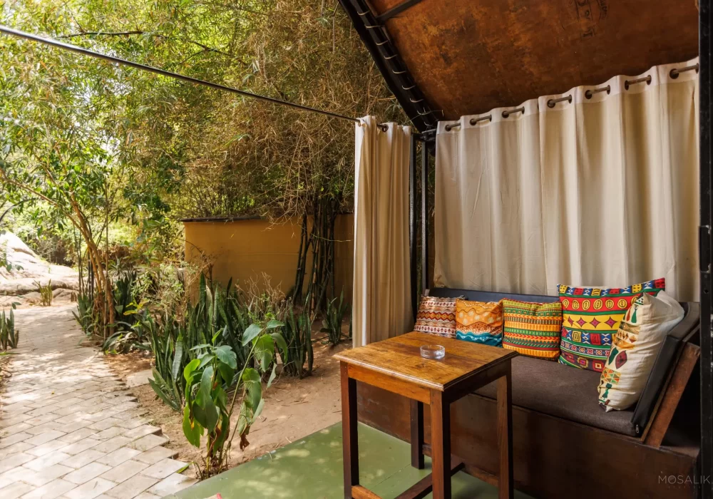 Huts garden 4