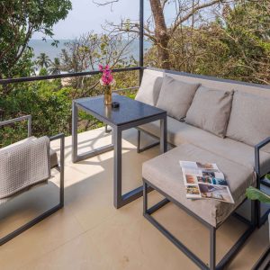 balcony 10