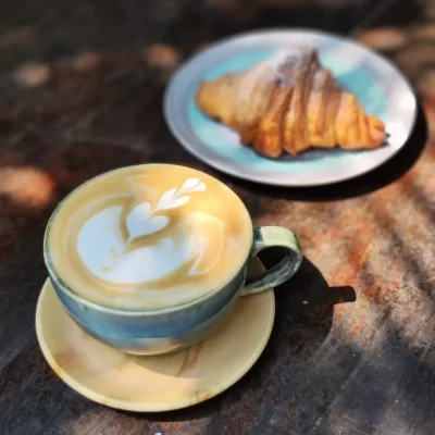 coffee croissant