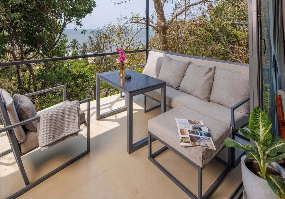 hill balcony 10