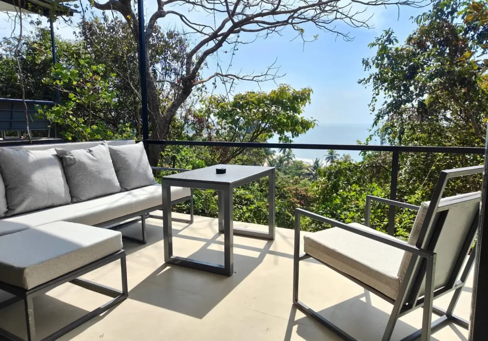 hill balcony 5