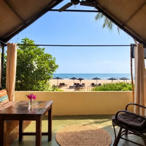hut front balcony (1)
