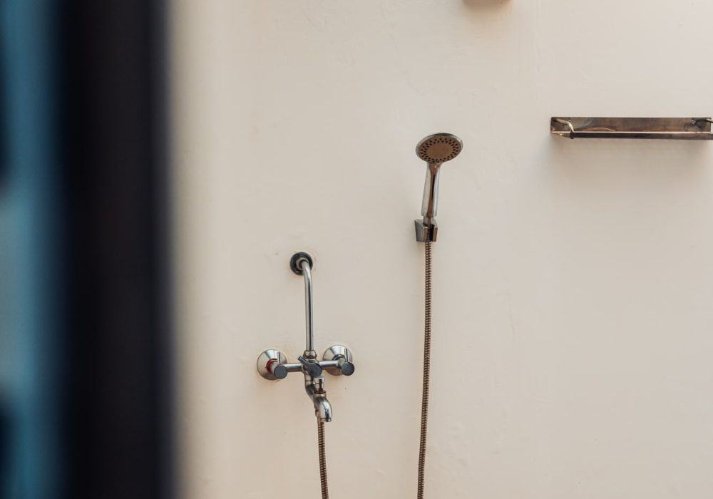 huts bathroom Nada Rooms-0784-min
