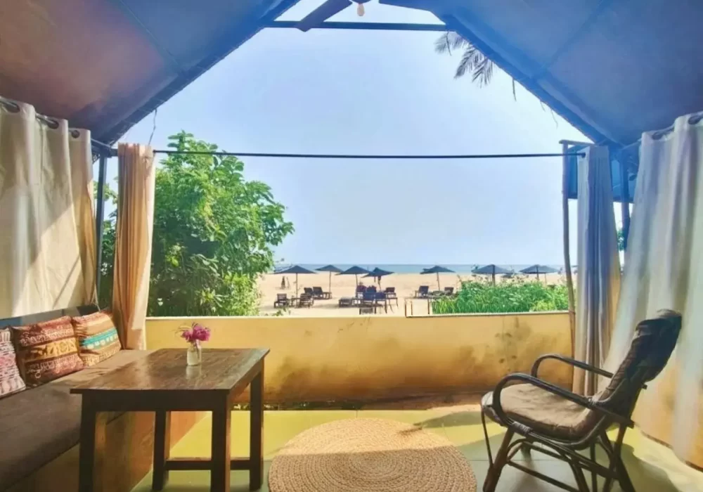 huts front balcony view (2)
