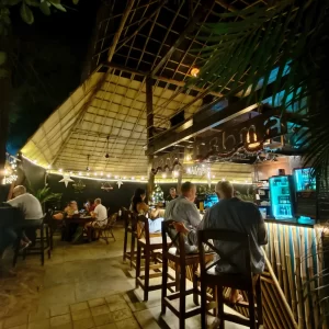 rest bar ppl (4)